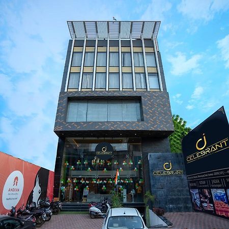 Celebrant Hotel Varanasi Luaran gambar
