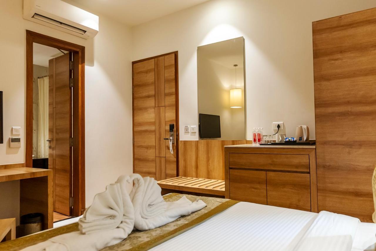 Celebrant Hotel Varanasi Luaran gambar