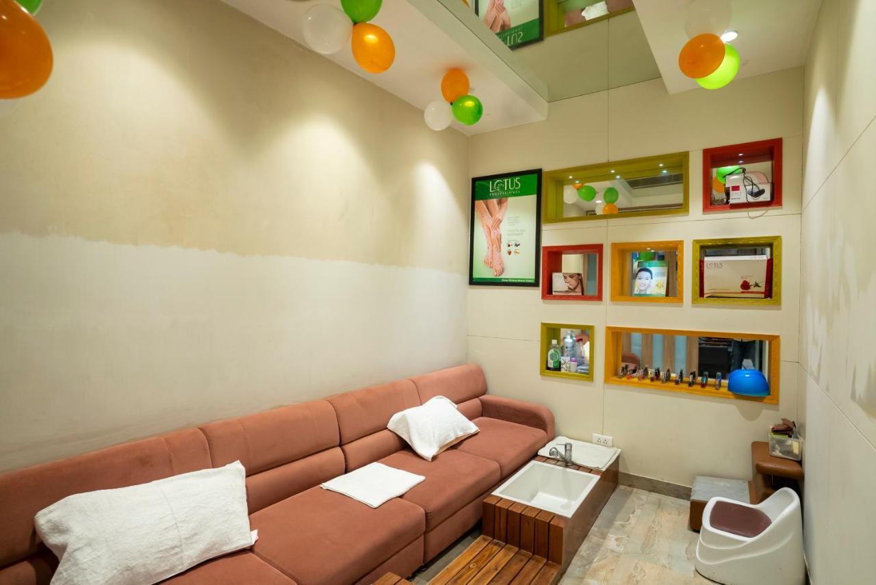 Celebrant Hotel Varanasi Luaran gambar