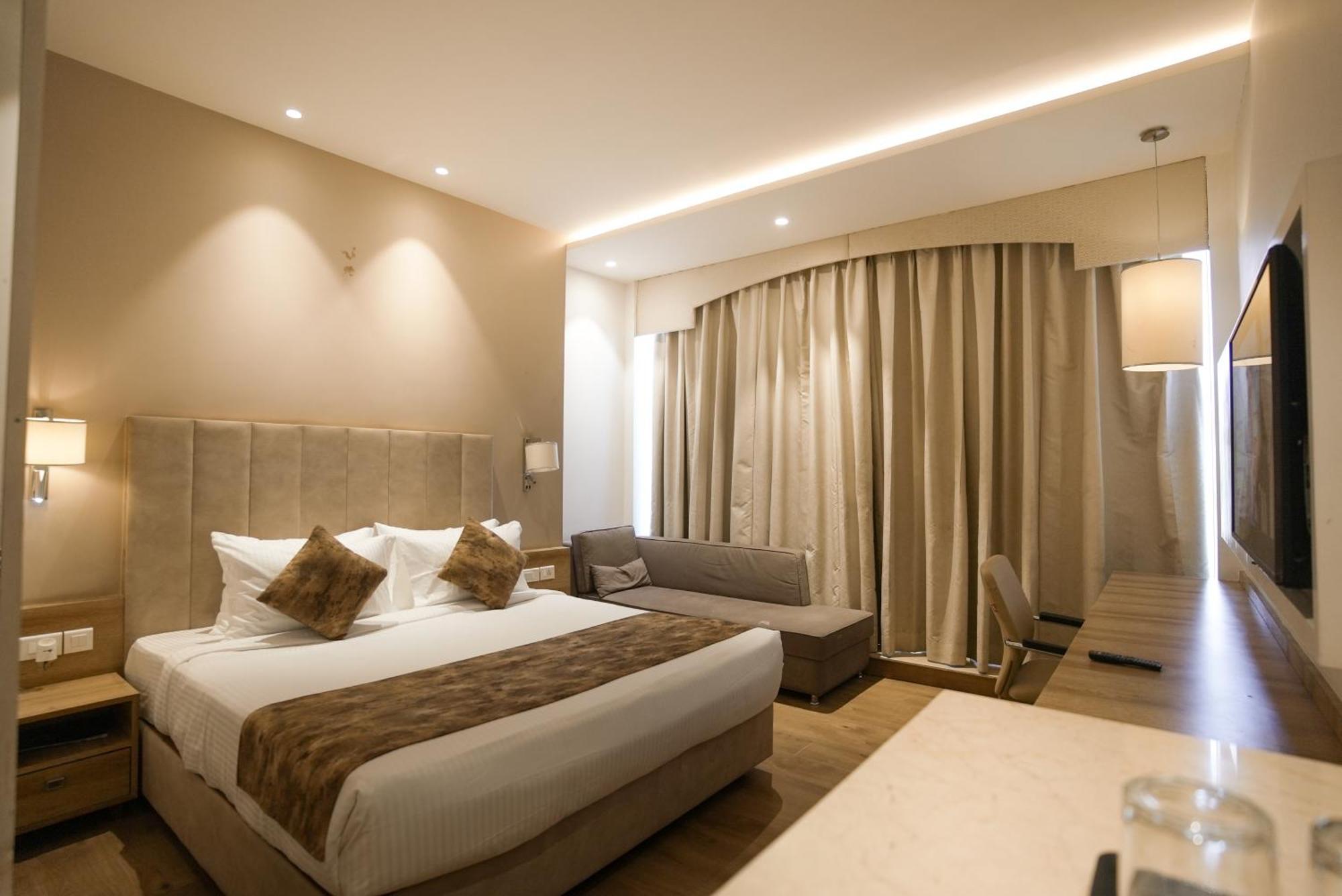 Celebrant Hotel Varanasi Luaran gambar