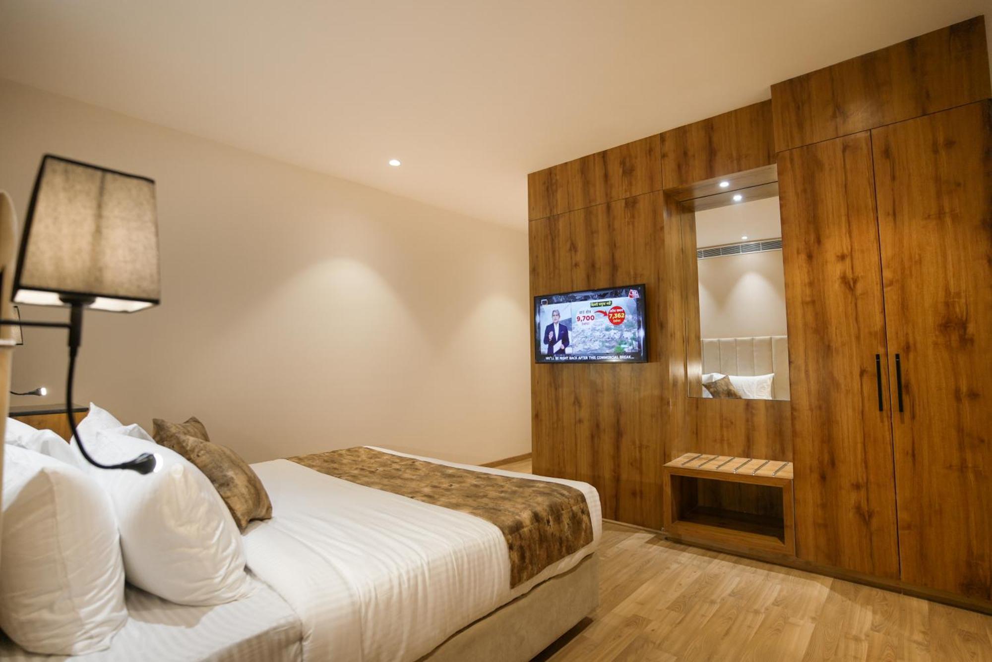 Celebrant Hotel Varanasi Luaran gambar